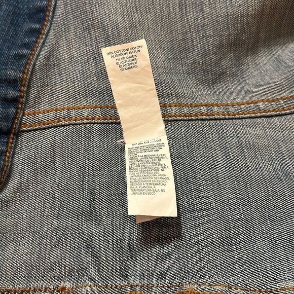 LUCKY - Picture 7 of 7